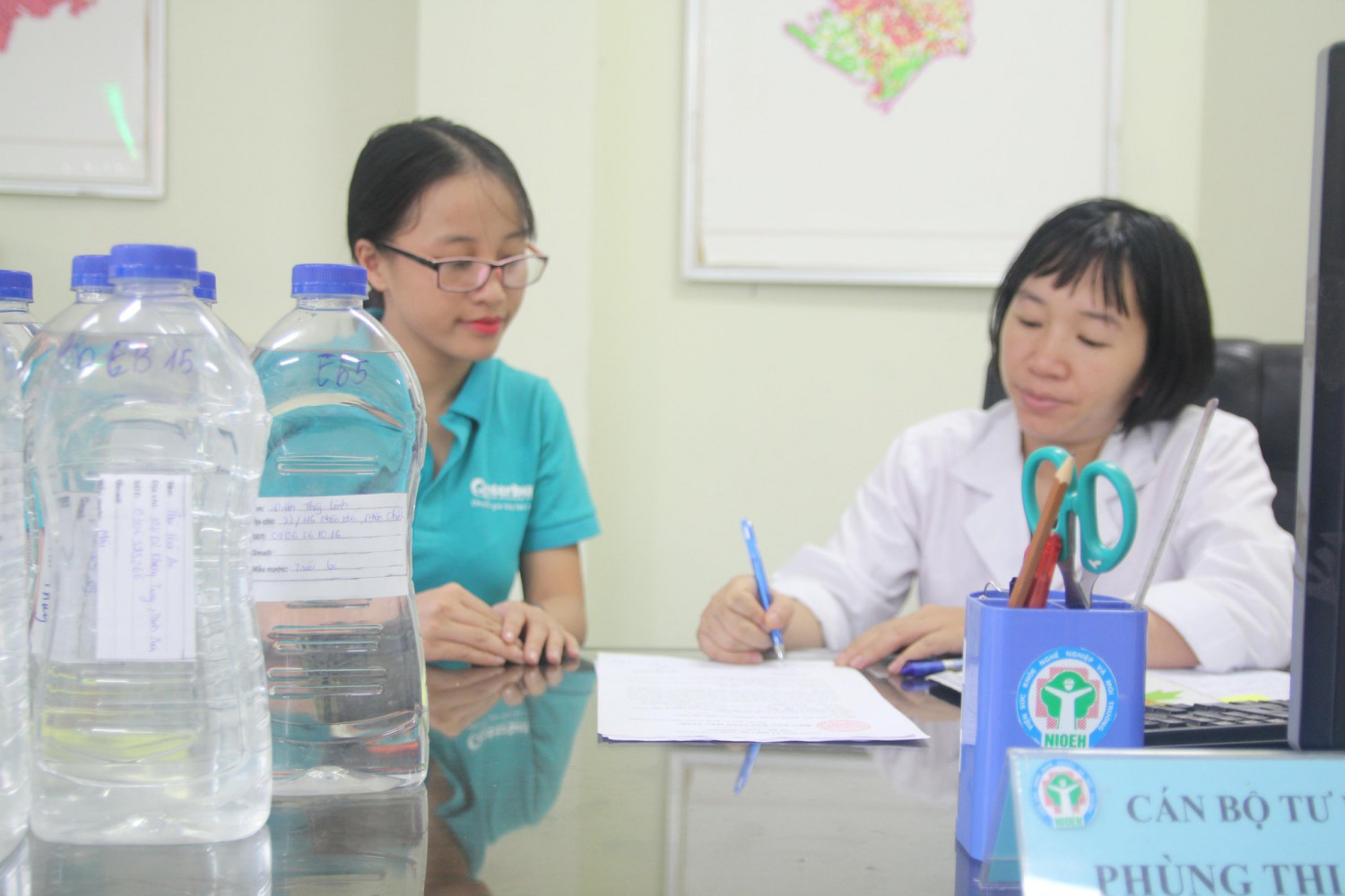 Enterbuy Việt Nam đã bàn giao 50 mẫu nước xét nghiệm Styrenr trong nước cho Viện