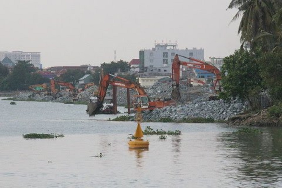 Tiếng kêu tuyệt vọng từ sông Đồng Nai (*): Nước thải hòa nước sông - Báo Người lao động Truy cập Hình ảnh có thể có bản quyền. Tìm hiểu thêm