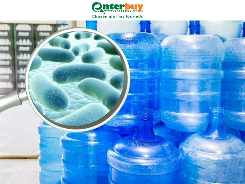 Nước đóng bình giá rẻ nguy cơ nhiễm vi sinh vật nguy hiểm