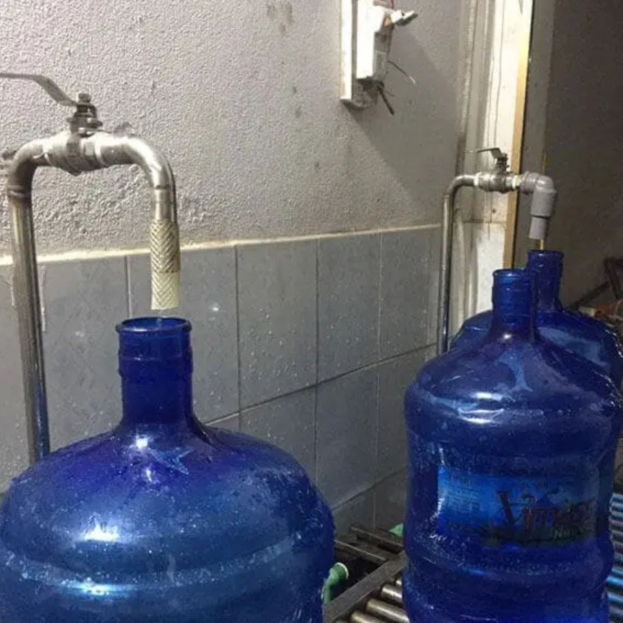 Quy trình xử lý và đóng chai khôgn đảm bảo an toàn vệ sinh - chất lượng