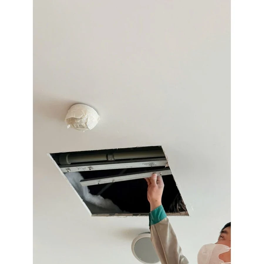 Kỹ thuật kiểm tra cửa thăm trần trước khi lắp lọc tổng âm trần chung cư