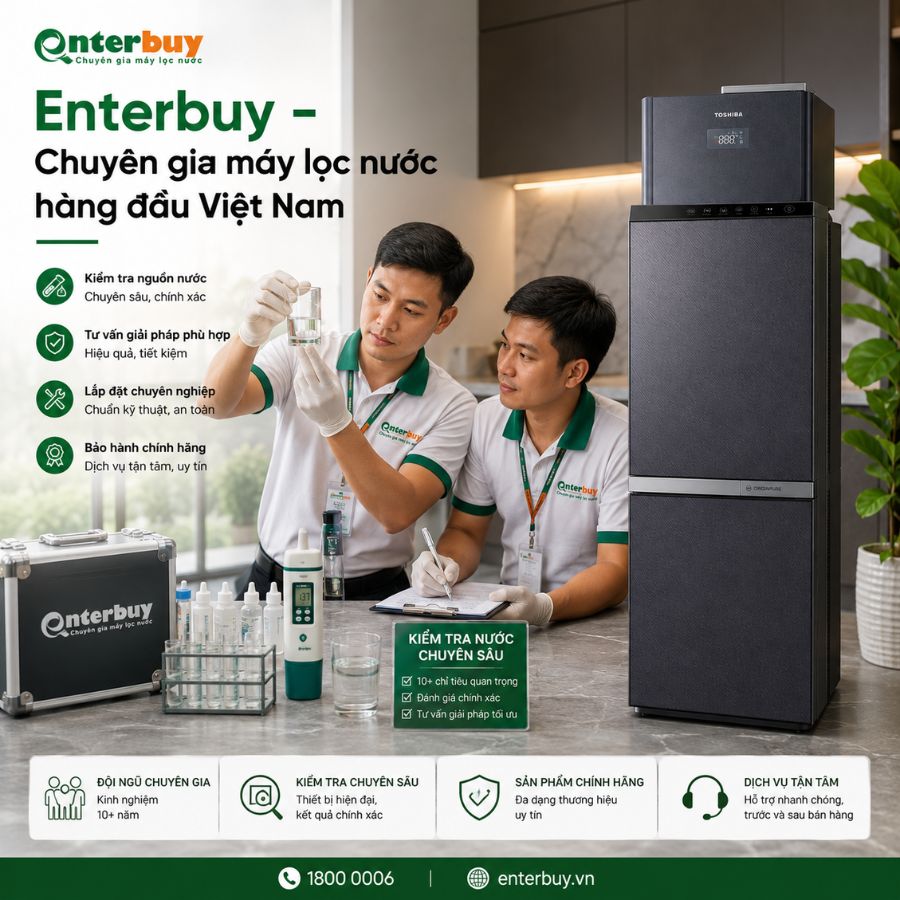 Đội ngũ chuyên gia Enterbuy đang kiểm tra nguồn nước bên cạnh Máy Lọc Nước Toshiba Originpure™ TWP-W2399SVN(M)