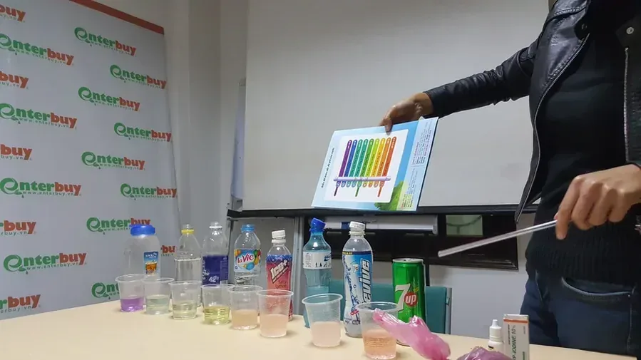 So sánh lọc tổng Geyser và Karofi: nên chọn theo nguồn nước, loại nhà hay ngân sách?