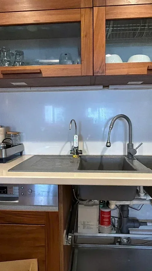 Vị trí bếp lắp thiết bị Cleansui cần kiểm tra đường nước và không gian bảo trì