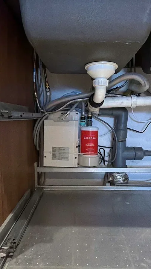 Không gian dưới chậu rửa Cleansui cần bố trí tiền xử lý và bảo trì thuận tiện