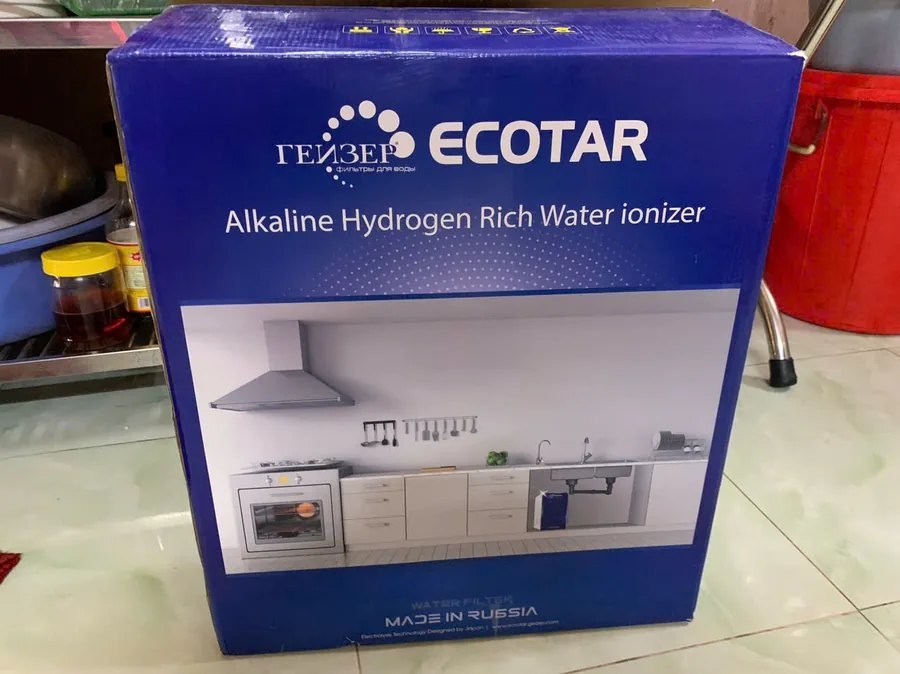 Bối cảnh bồn chứa/đường ống cho thấy gia đình bạn cần tính cả áp lực nước, lưu lượng và lối bảo trì sau này.